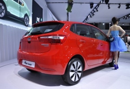 Kia ra mắt xe K2 phiên bản hatchback - 7 Kia ra mắt xe K2 phiên bản hatchback - 7