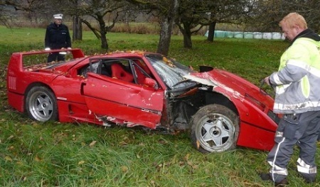 Siêu xe Ferrari liên tiếp gặp tai nạn - 4 Siêu xe Ferrari liên tiếp gặp tai nạn - 4