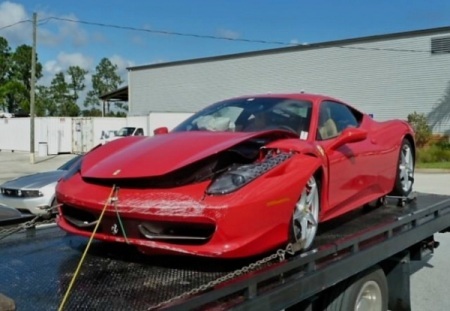 Siêu xe Ferrari liên tiếp gặp tai nạn - 5 Siêu xe Ferrari liên tiếp gặp tai nạn - 5