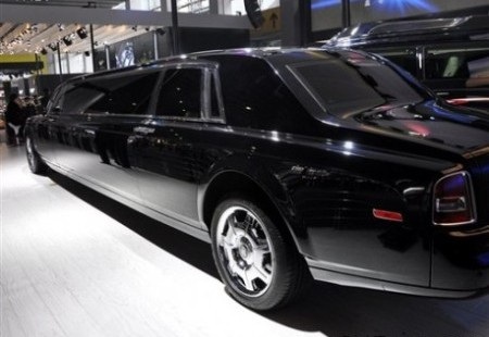 Xe Rolls-Royce Phantom độ phong cách limousine - 3