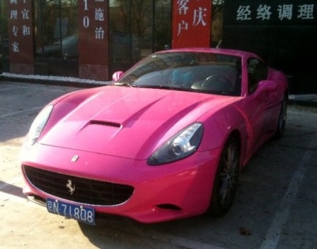 Siêu xe Ferrari California màu hồng - 2 Siêu xe Ferrari California màu hồng - 2