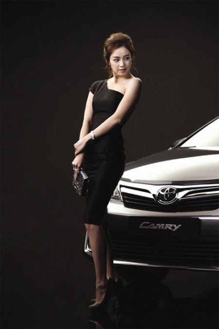 Toyota Camry sóng đôi ngọc nữ xứ Hàn - 1 Toyota Camry sóng đôi ngọc nữ xứ Hàn - 1