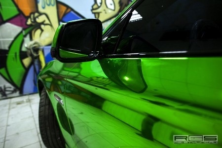 Một chiếc BMW 550i xanh chói lóa - 11 Một chiếc BMW 550i xanh chói lóa - 11