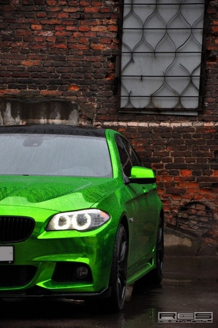 Một chiếc BMW 550i xanh chói lóa - 9 Một chiếc BMW 550i xanh chói lóa - 9