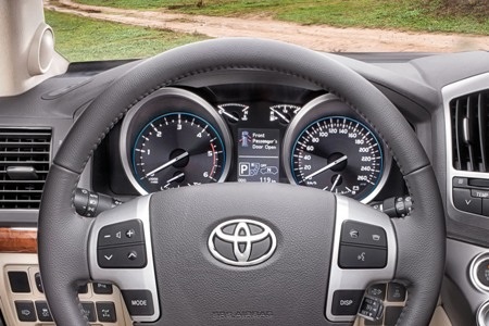 Toyota giới thiệu Land Cruiser 2013 bản toàn cầu - 3 Toyota giới thiệu Land Cruiser 2013 bản toàn cầu - 3