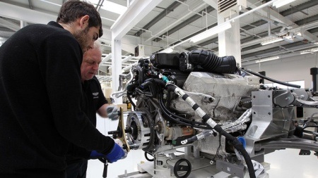Ghé thăm xưởng sản xuất siêu phẩm Aston Martin One-77 - 8 Ghé thăm xưởng sản xuất siêu phẩm Aston Martin One-77 - 8