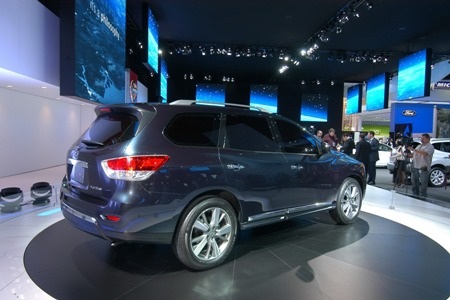Nissan Pathfinder tạm biệt vẻ nam tính - 12 Nissan Pathfinder tạm biệt vẻ nam tính - 12