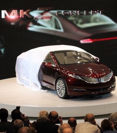 Các hãng ô tô “ném đá” lẫn nhau - 1