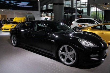 RUF kéo dài trục cơ sở xe Porsche Panamera - 2 RUF kéo dài trục cơ sở xe Porsche Panamera - 2