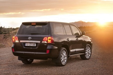 Toyota Land Cruiser có bản động cơ diesel - 2 Toyota Land Cruiser có bản động cơ diesel - 2