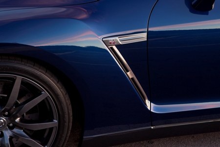 Cận cảnh siêu xe Nissan GT-R phiên bản mới - 16 Cận cảnh siêu xe Nissan GT-R phiên bản mới - 16