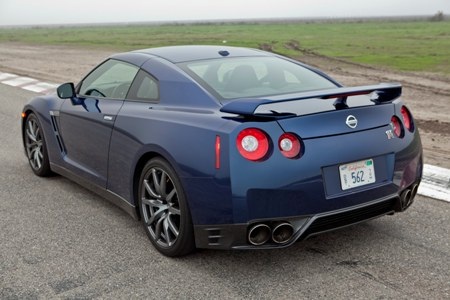 Cận cảnh siêu xe Nissan GT-R phiên bản mới - 18 Cận cảnh siêu xe Nissan GT-R phiên bản mới - 18