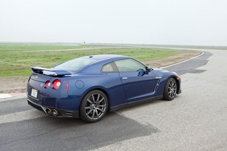 Cận cảnh siêu xe Nissan GT-R phiên bản mới - 14 Cận cảnh siêu xe Nissan GT-R phiên bản mới - 14