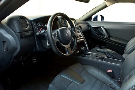 Cận cảnh siêu xe Nissan GT-R phiên bản mới - 6 Cận cảnh siêu xe Nissan GT-R phiên bản mới - 6