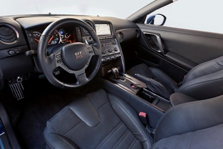 Cận cảnh siêu xe Nissan GT-R phiên bản mới - 12 Cận cảnh siêu xe Nissan GT-R phiên bản mới - 12