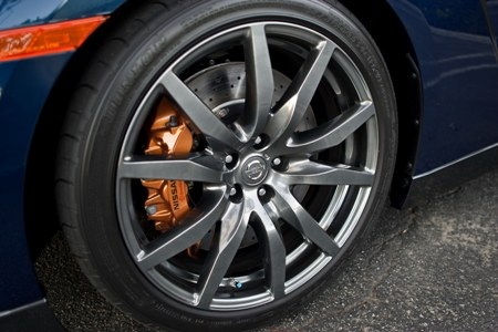 Cận cảnh siêu xe Nissan GT-R phiên bản mới - 15 Cận cảnh siêu xe Nissan GT-R phiên bản mới - 15