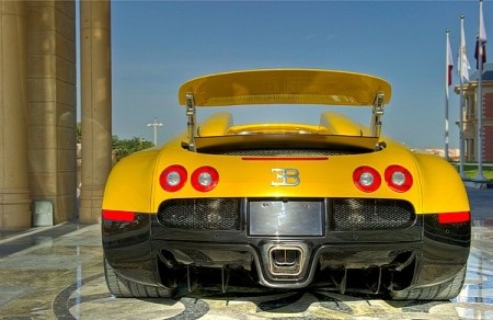 Ngắm chiếc Bugatti Veyron màu độc ở Qatar - 9 Ngắm chiếc Bugatti Veyron màu độc ở Qatar - 9