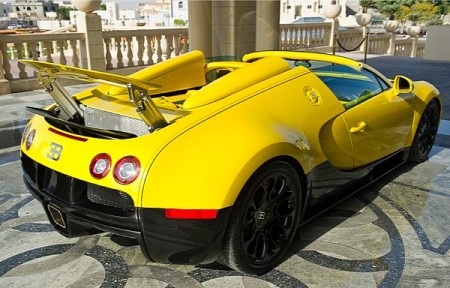 Ngắm chiếc Bugatti Veyron màu độc ở Qatar - 7 Ngắm chiếc Bugatti Veyron màu độc ở Qatar - 7