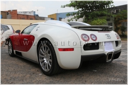 Siêu xe Bugatti Veyron lăn bánh tại Việt Nam - 9 Siêu xe Bugatti Veyron lăn bánh tại Việt Nam - 9