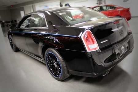 Chrysler 300 phiên bản đặc biệt của nhà độ Mopar - 8 Chrysler 300 phiên bản đặc biệt của nhà độ Mopar - 8