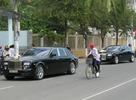 Dàn xe siêu sang đón dâu ở miền Tây - 11