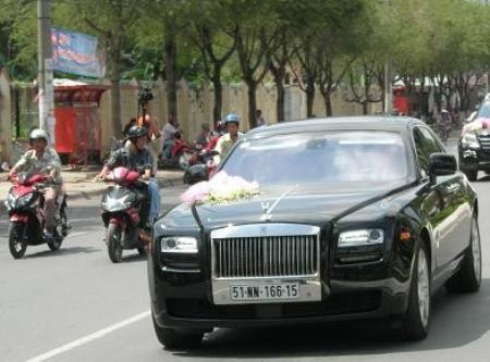 Dàn xe siêu sang đón dâu ở miền Tây - 8