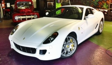 Những mẫu xe tốn xăng nhất thế giới - 1