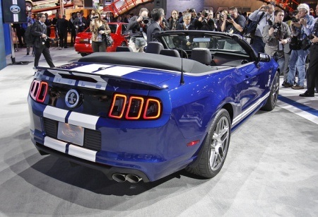 Ford bất ngờ ra mắt Shelby GT500 phiên bản mui trần  - 17