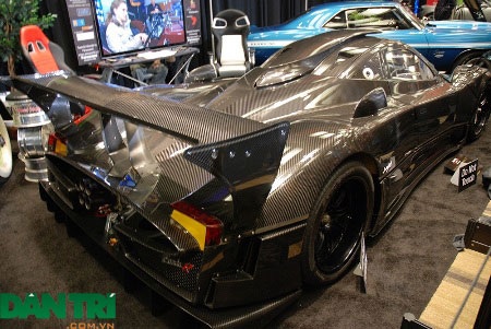 Siêu xe hội tụ tại Triển lãm ô tô Toronto 