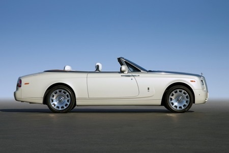 Một số thay đổi trên Rolls-Royce Phantom phiên bản mới - 31 Một số thay đổi trên Rolls-Royce Phantom phiên bản mới