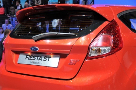 Ford Fiesta ST sẵn sàng nhập cuộc - 4 Ford Fiesta ST sẵn sàng nhập cuộc