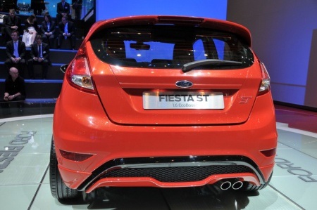 Ford Fiesta ST sẵn sàng nhập cuộc - 5 Ford Fiesta ST sẵn sàng nhập cuộc