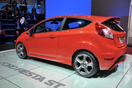 Ford Fiesta ST sẵn sàng nhập cuộc - 6 Ford Fiesta ST sẵn sàng nhập cuộc
