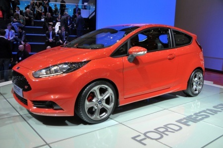 Ford Fiesta ST sẵn sàng nhập cuộc - 1 Ford Fiesta ST sẵn sàng nhập cuộc