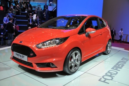 Ford Fiesta ST sẵn sàng nhập cuộc - 7 Ford Fiesta ST sẵn sàng nhập cuộc