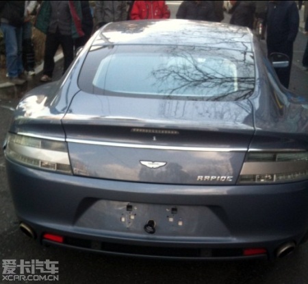 Aston Martin Rapide toác đầu vì Audi Q5 - 2 Aston Martin Rapide toác đầu vì Audi Q5