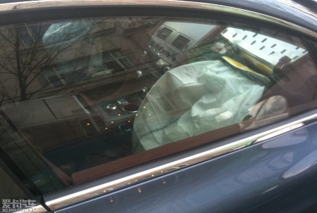 Aston Martin Rapide toác đầu vì Audi Q5 - 3 Aston Martin Rapide toác đầu vì Audi Q5