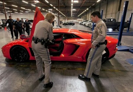 Siêu xe ăn cắp ở nước ngoài bị tố xuất sang Việt Nam