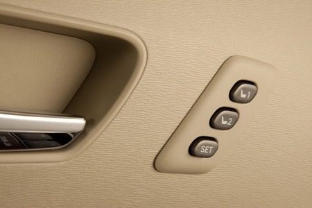 Thay đổi nhỏ ở xe Toyota Venza phiên bản mới 2013 - 11 Thay đổi nhỏ ở xe Toyota Venza phiên bản mới 2013