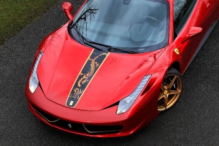 Ferrari giới thiệu xe 458 Italia mang hình rồng - 1 Ferrari giới thiệu xe 458 Italia mang hình rồng