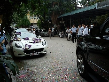Đoàn siêu xe rước dâu ở Hà Nội - 6 Đoàn siêu xe rước dâu ở Hà Nội