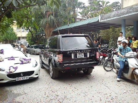 Đoàn siêu xe rước dâu ở Hà Nội - 9 Đoàn siêu xe rước dâu ở Hà Nội