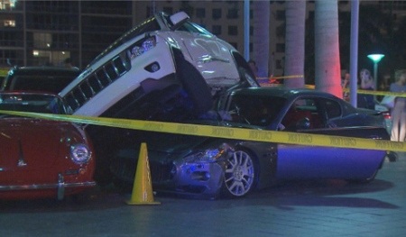 Xe Maserati mất lái, tông Porsche mui trần