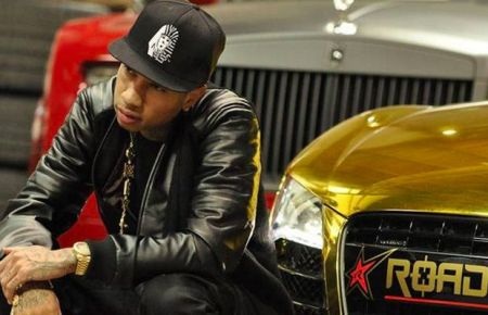 Ngắm siêu xe mạ vàng của rapper mang dòng máu Việt - 9 Ngắm siêu xe mạ vàng của rapper mang dòng máu Việt