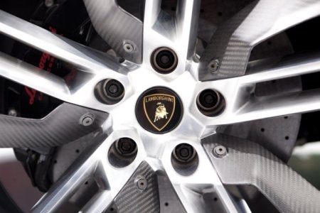 Xe việt dã Lamborghini Urus chính thức ra mắt - 6 Xe việt dã Lamborghini Urus chính thức ra mắt