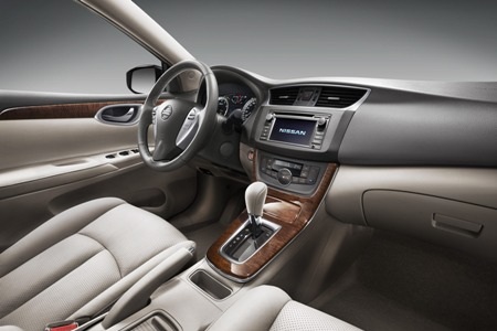 Toyota Corolla Altis có đối thủ mới