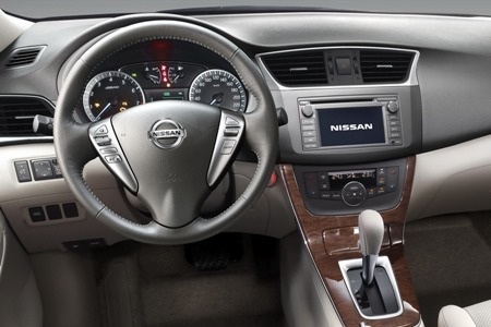 Toyota Corolla Altis có đối thủ mới