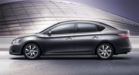 Toyota Corolla Altis có đối thủ mới