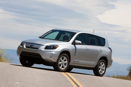 Toyota trình làng xe RAV4 phiên bản chạy điện - 1 Toyota trình làng xe RAV4 phiên bản chạy điện