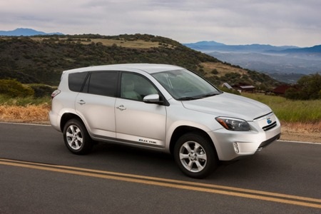 Toyota trình làng xe RAV4 phiên bản chạy điện - 4 Toyota trình làng xe RAV4 phiên bản chạy điện